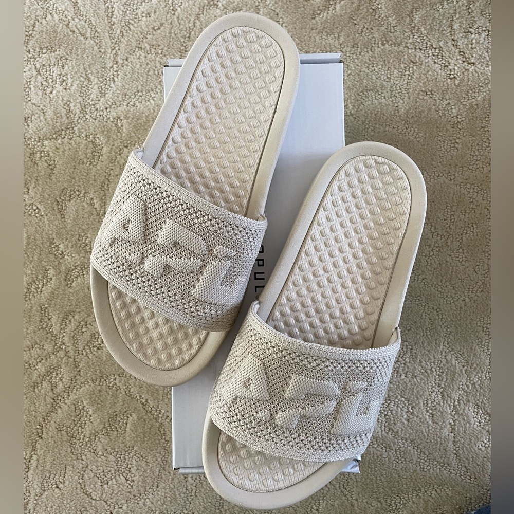 NEVER WORN! Tan APL TechLoom Slide